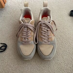 Veja Women's Sneakers in Beige and Gray